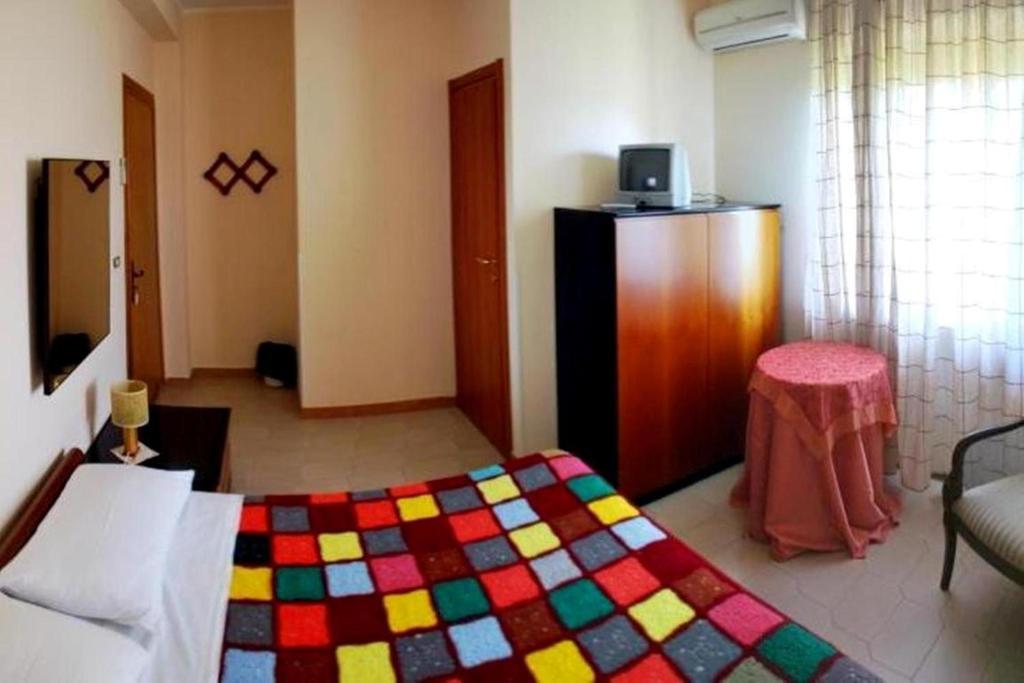 Bed And Breakfast Pieffe Frascineto Habitación foto