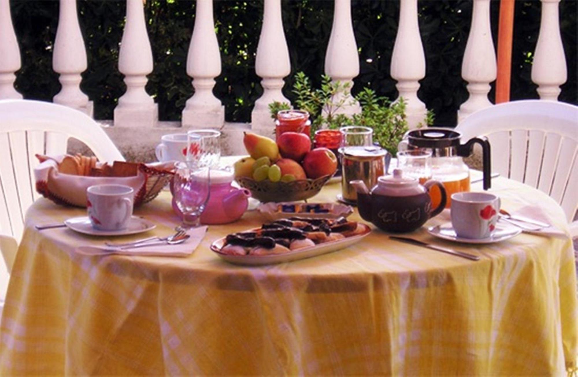 Bed And Breakfast Pieffe Frascineto Exterior foto