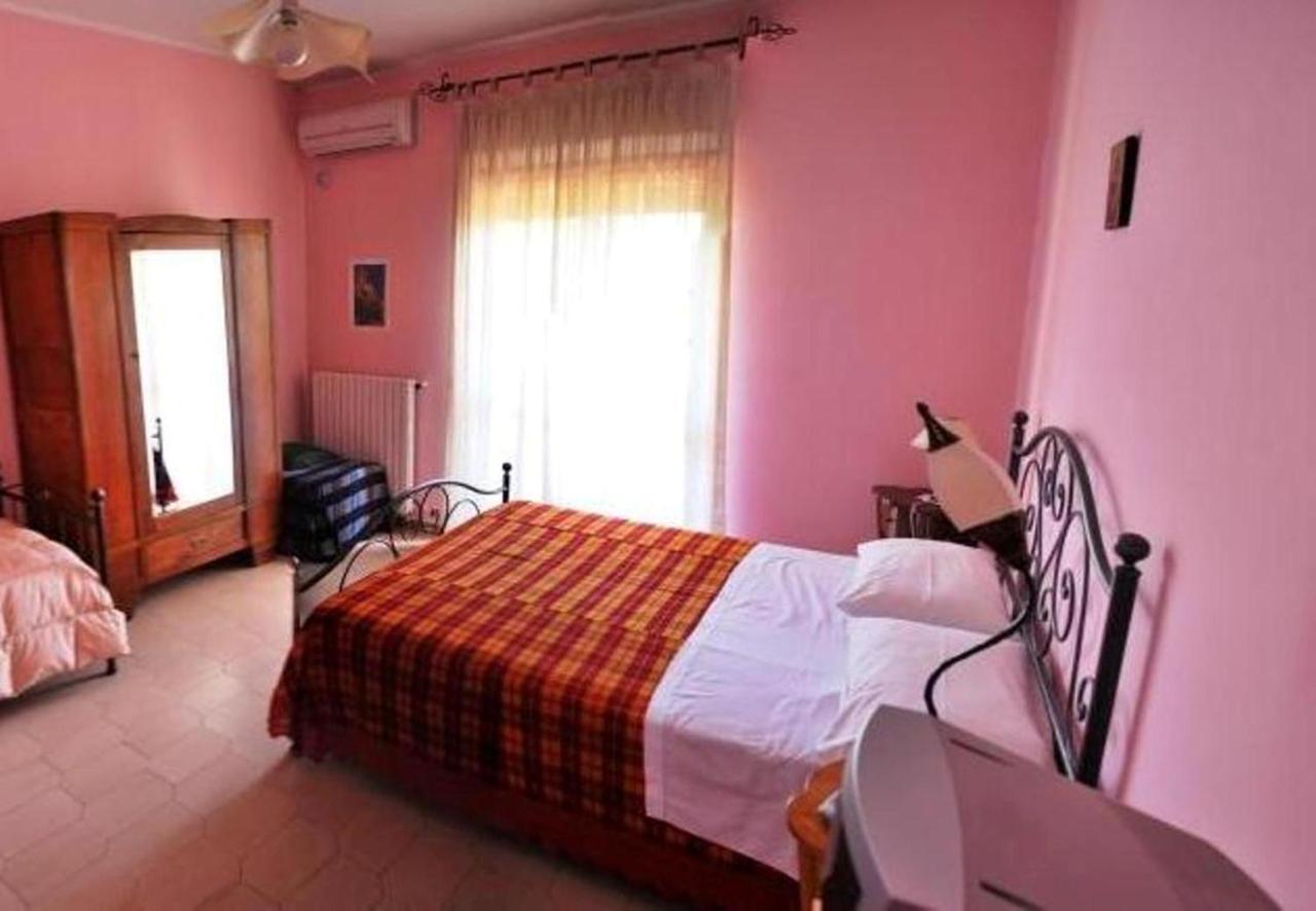 Bed And Breakfast Pieffe Frascineto Habitación foto